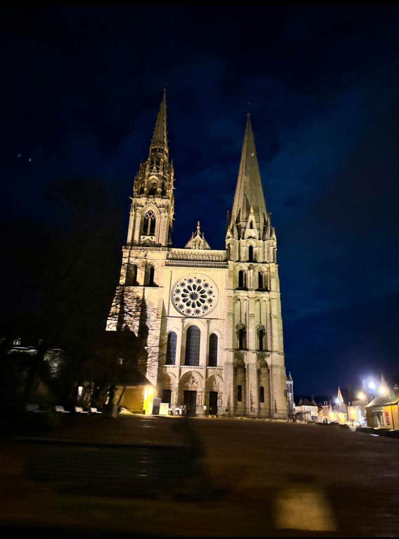 Le Cocon Urbain Central Chartres Exterior photo